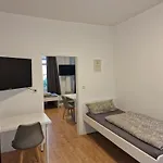شقة Monteurwohnung Wifi, Kueche, Einzelbetten *