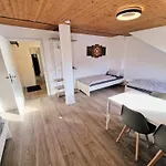 アパート Monteurwohnung Wifi, Kueche, Einzelbetten *