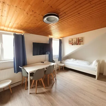 Monteurwohnung Wifi, Kueche, Einzelbetten Lejlighed *